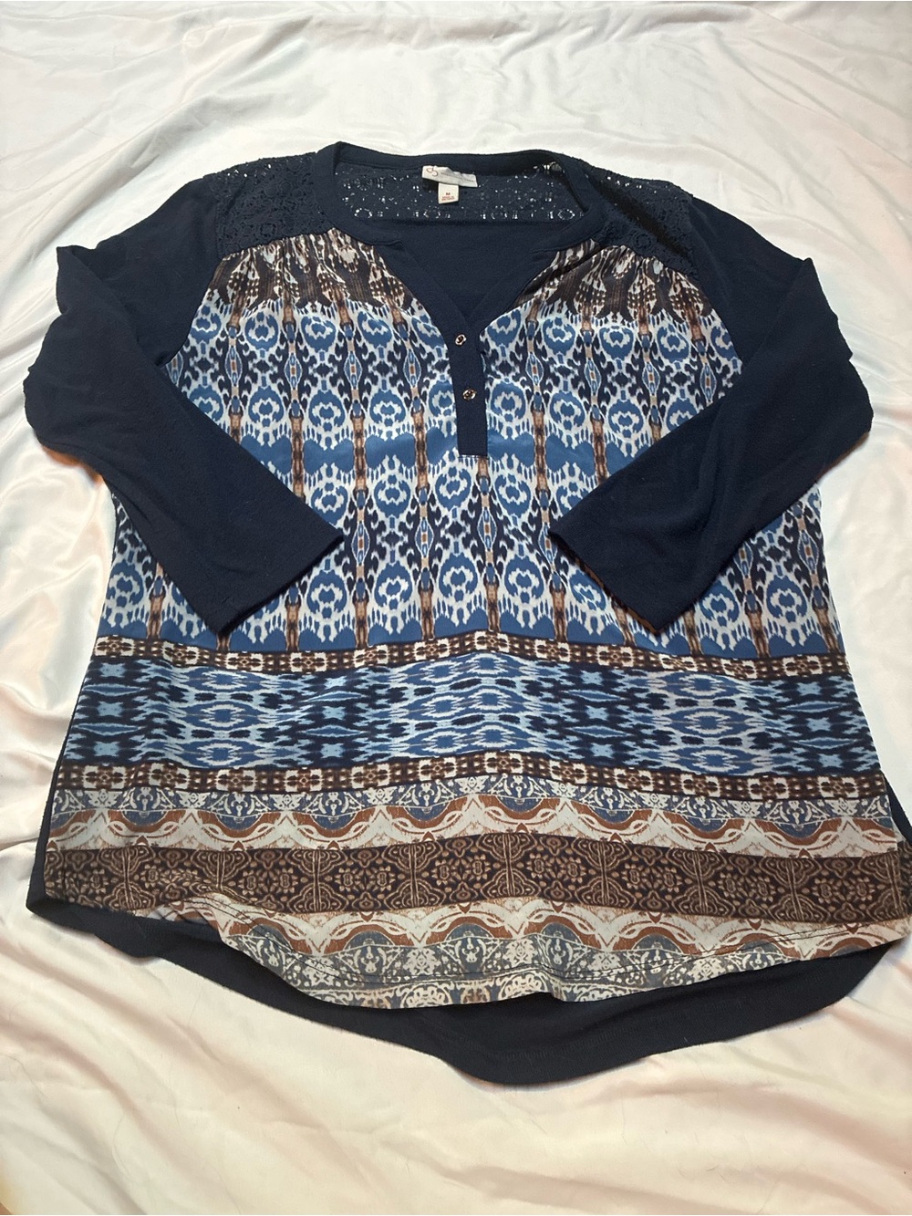 DB Navy Blue Patterned Women's Top Size Medium - Picture 3 of 9